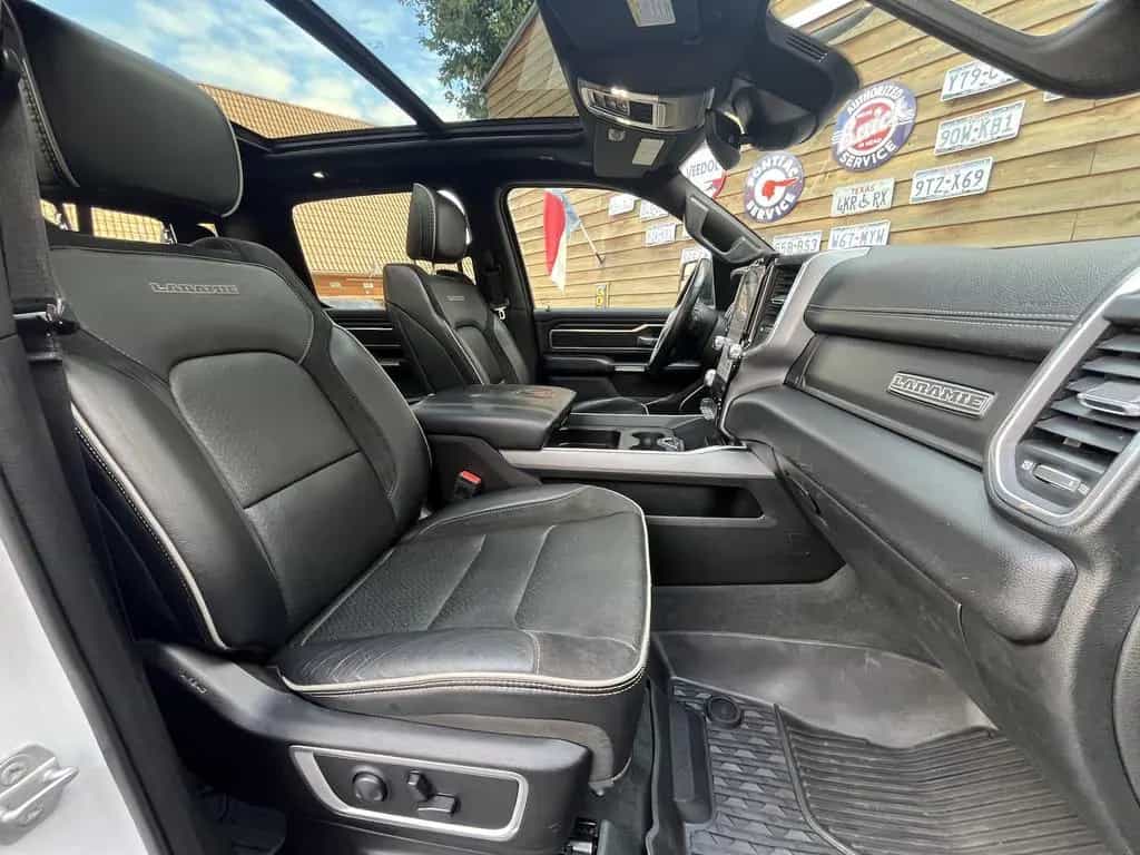 Dodge RAM 1500 Laramie Night 5.7L 12´´ Navi 4x4 LPG 03/2023-photo-28