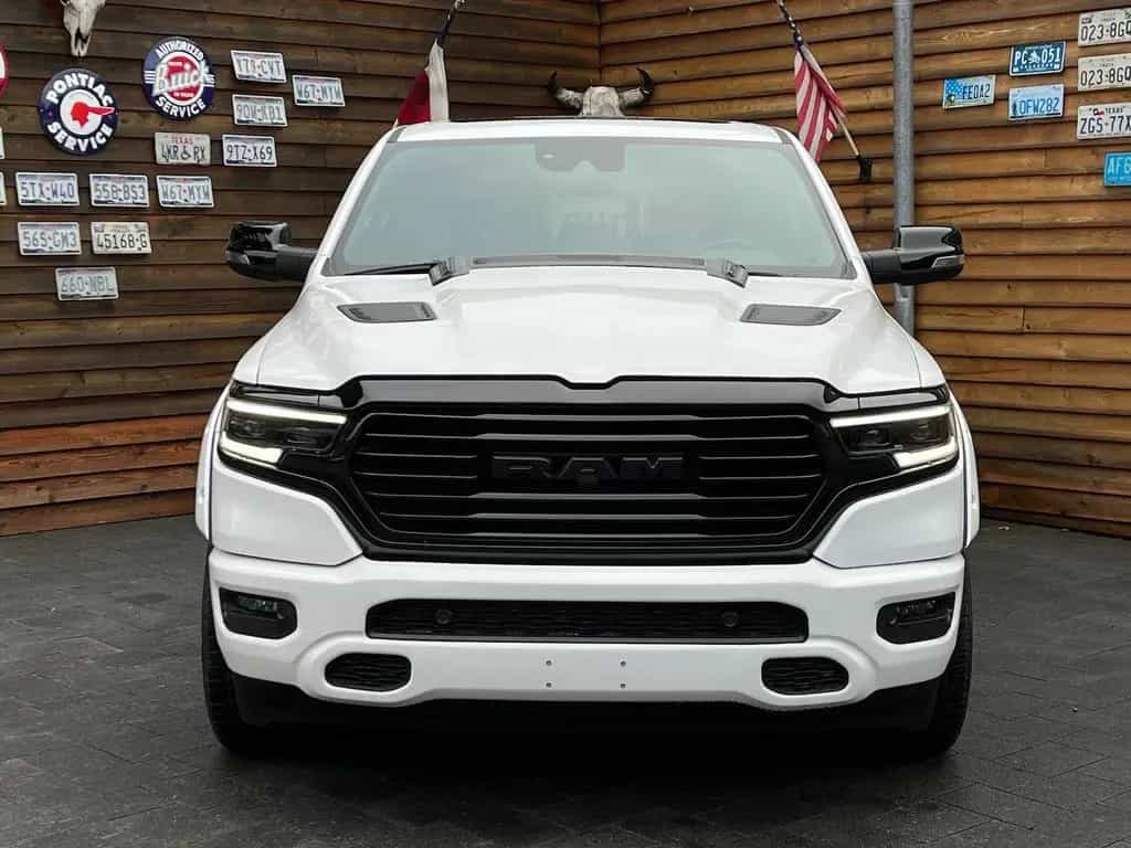 Dodge RAM 1500 Laramie Night 5.7L 12´´ Navi 4x4 LPG 03/2023-photo-3