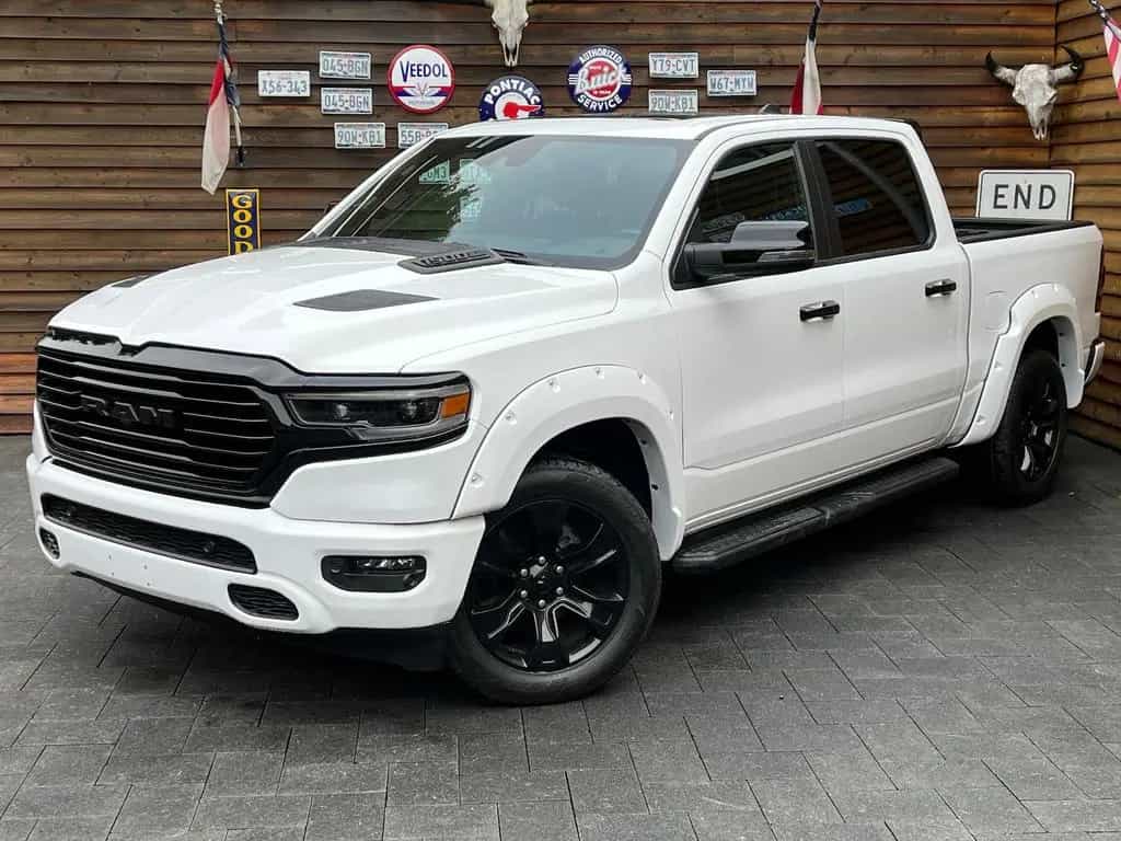 Dodge RAM 1500 Laramie Night 5.7L 12´´ Navi 4x4 LPG 03/2023-photo-5