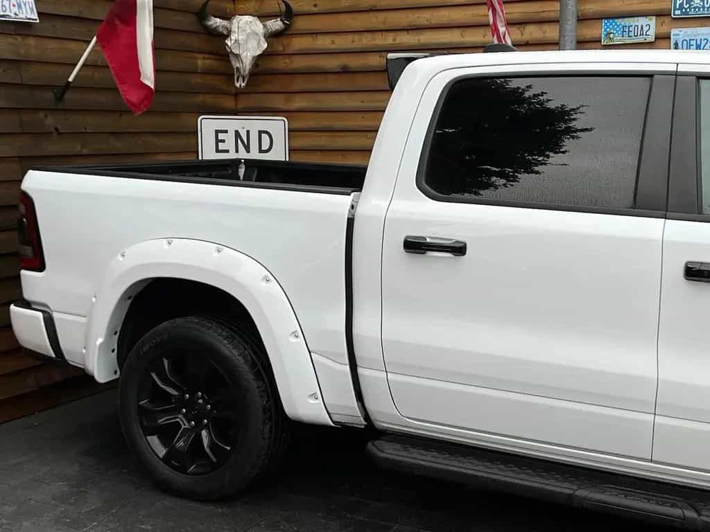 Dodge RAM 1500 Laramie Night 5.7L 12´´ Navi 4x4 LPG 03/2023-photo-6