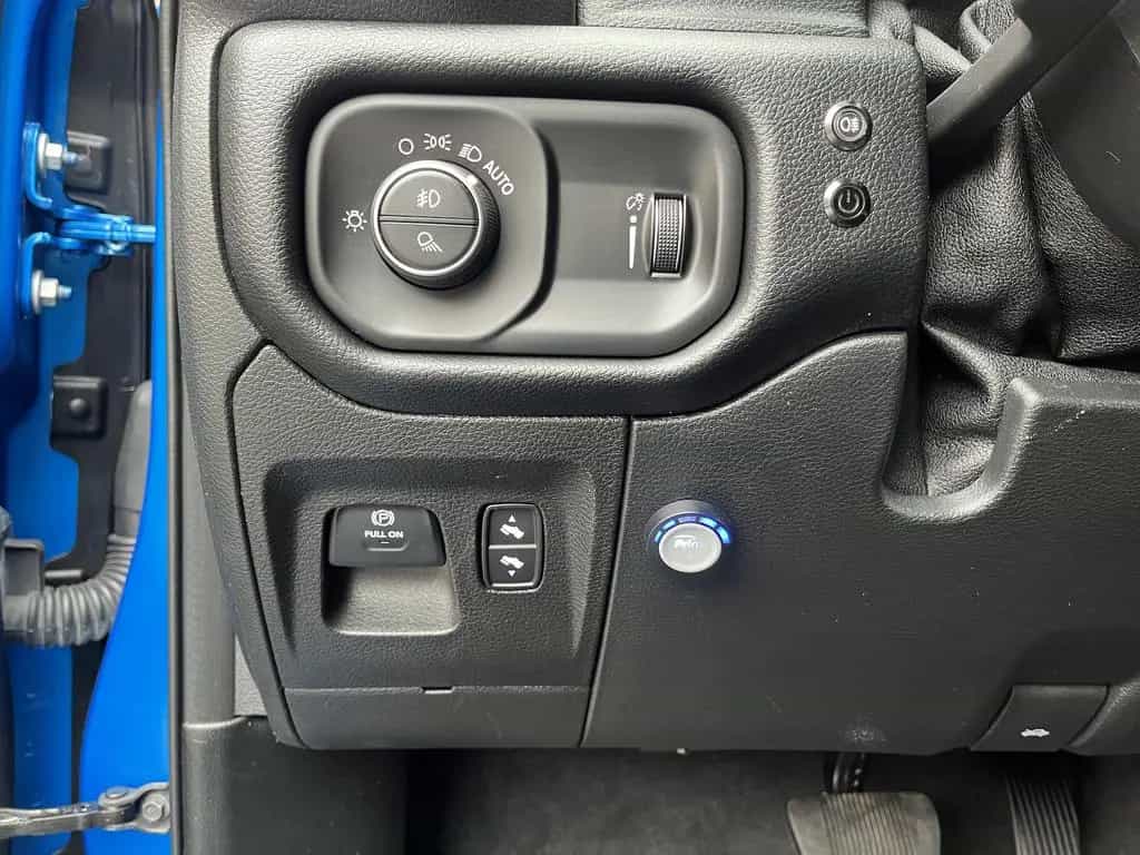 Dodge RAM 1500 REBEL 4x4 LPG AHK 5,7L LED Rollbar 01/2022-photo-18