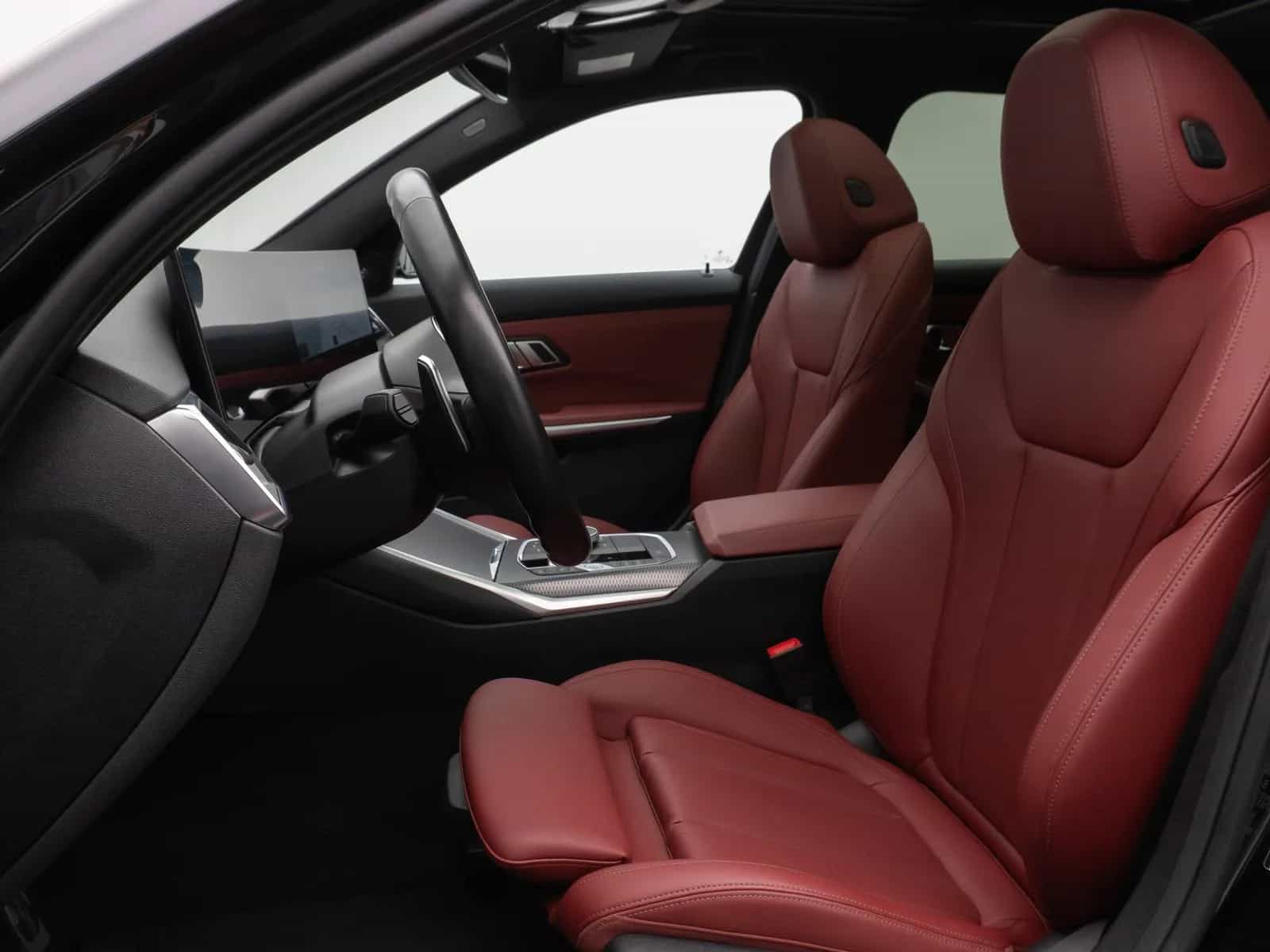 BMW 3 Series 01/2023-photo-35