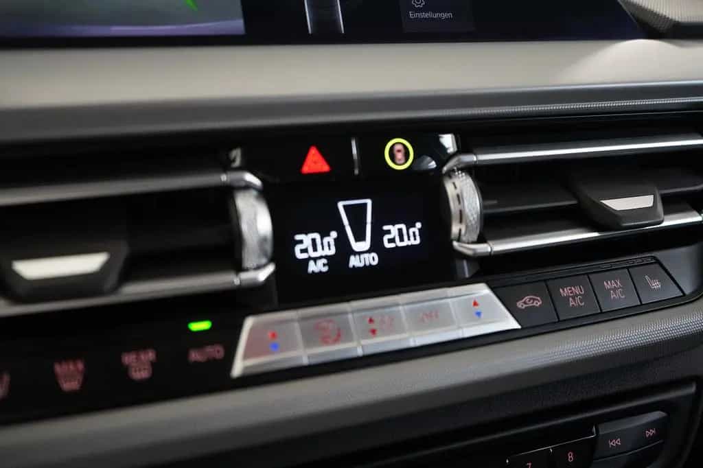 BMW 1 Series 118 d Lim. Aut. Advantage *KAMERA*LED*KEYLESS* 12/2020-photo-17