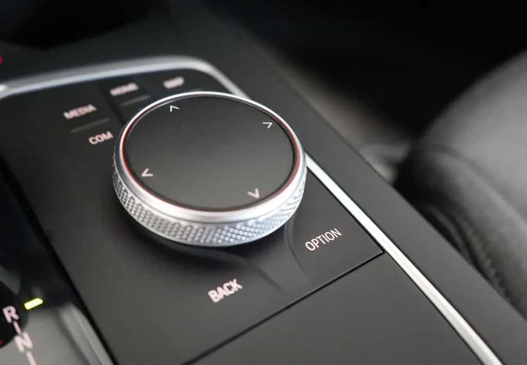 BMW 1 Series 118 d Lim. Aut. Advantage *KAMERA*LED*KEYLESS* 12/2020-photo-23