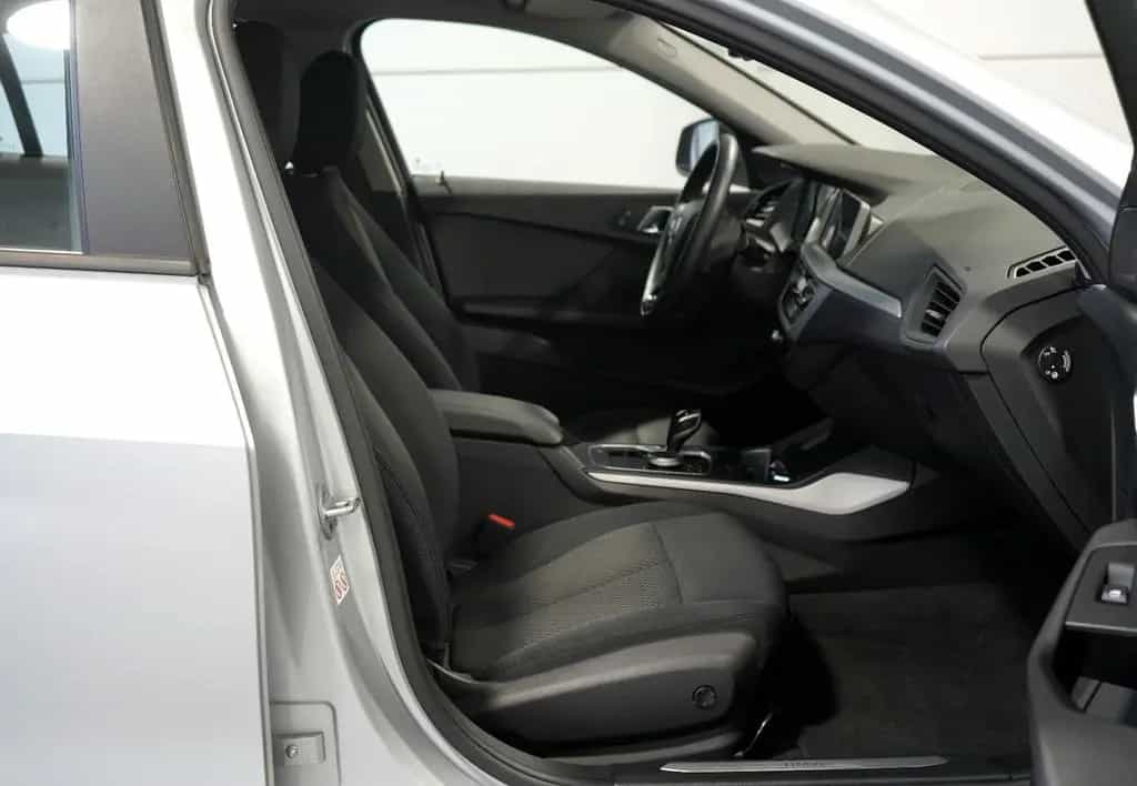 BMW 1 Series 118 d Lim. Aut. Advantage *KAMERA*LED*KEYLESS* 12/2020-photo-28