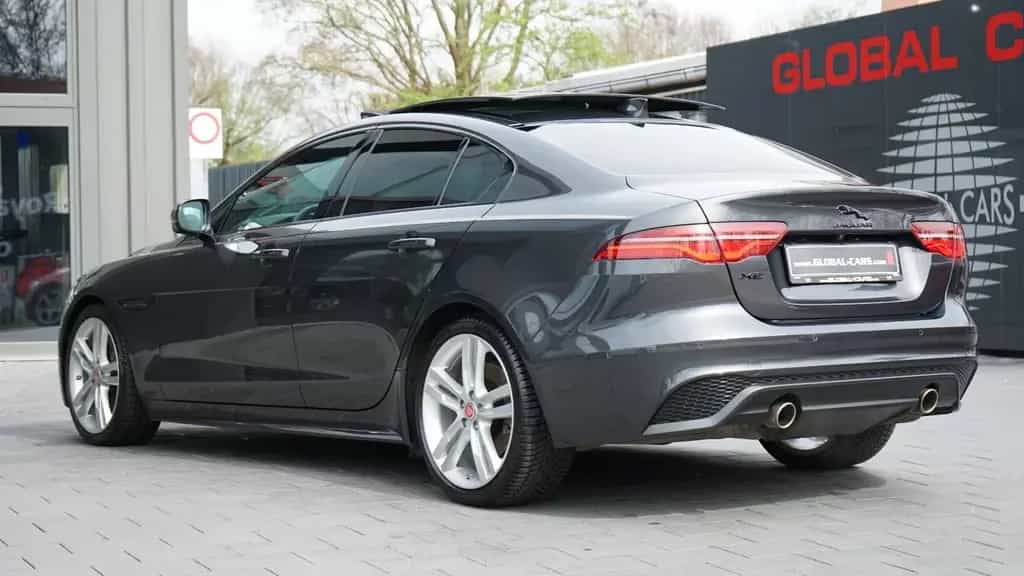 Jaguar XE P250 R-DYNAMIC SE*BLACK PACK*PANO*MATRIX*ACC* 04/2022-photo-1