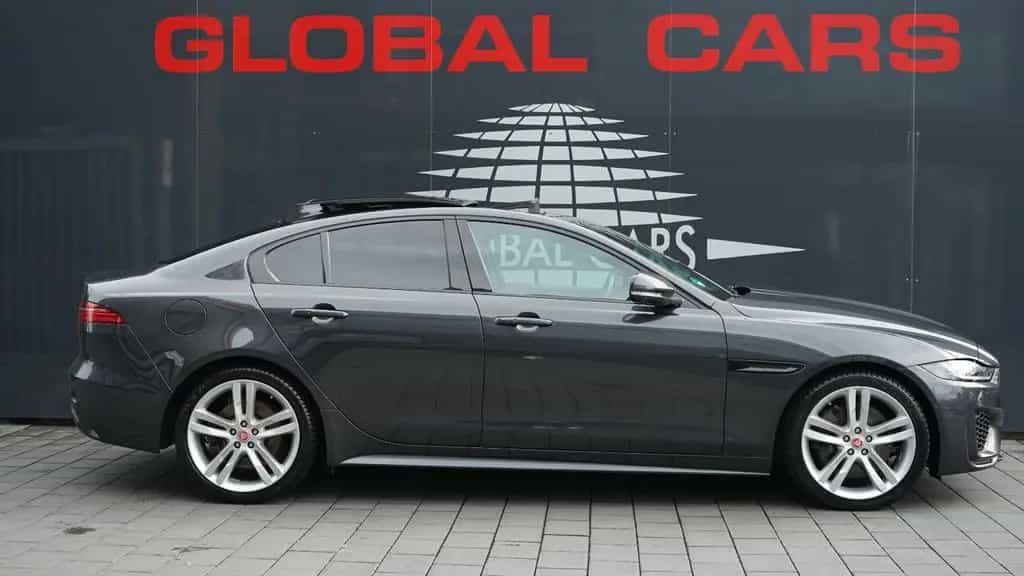 Jaguar XE P250 R-DYNAMIC SE*BLACK PACK*PANO*MATRIX*ACC* 04/2022-photo-16