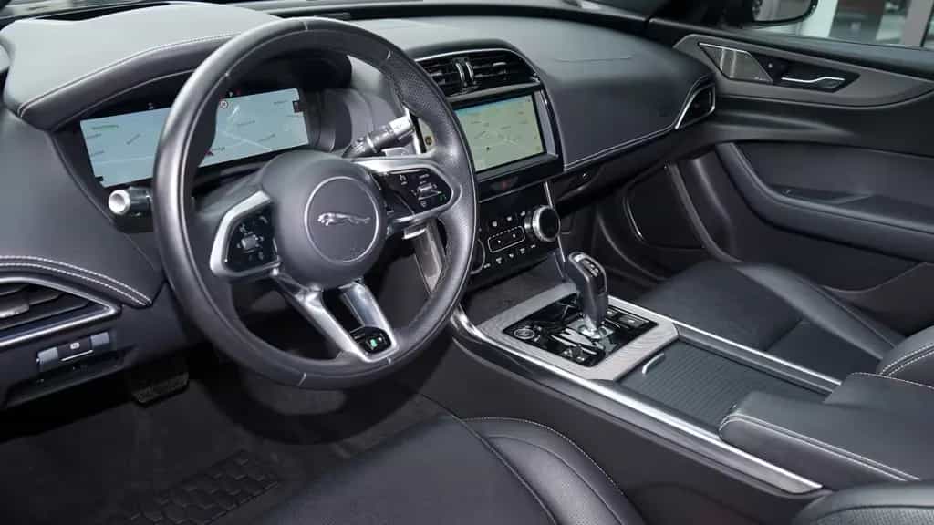 Jaguar XE P250 R-DYNAMIC SE*BLACK PACK*PANO*MATRIX*ACC* 04/2022-photo-2