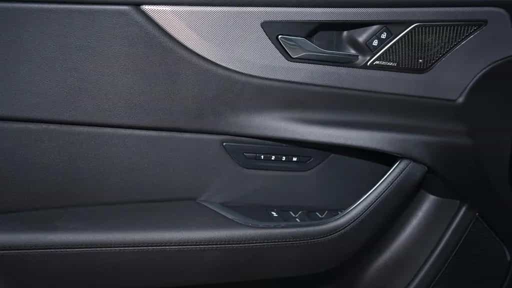 Jaguar XE P250 R-DYNAMIC SE*BLACK PACK*PANO*MATRIX*ACC* 04/2022-photo-25