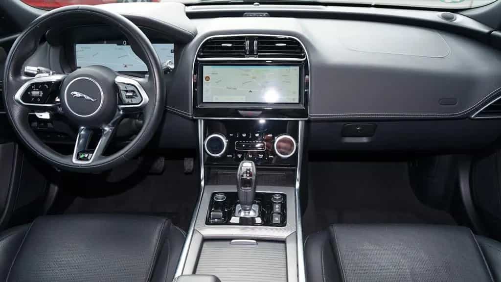 Jaguar XE P250 R-DYNAMIC SE*BLACK PACK*PANO*MATRIX*ACC* 04/2022-photo-3