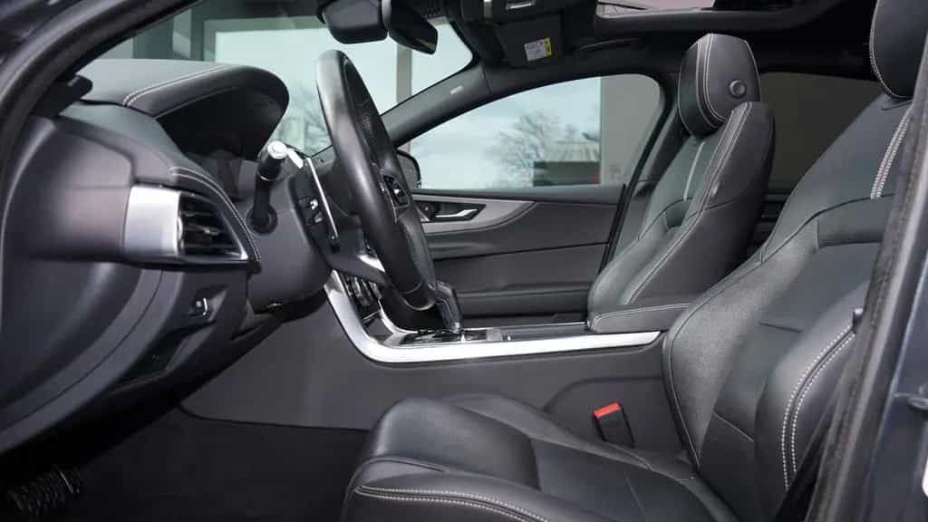 Jaguar XE P250 R-DYNAMIC SE*BLACK PACK*PANO*MATRIX*ACC* 04/2022-photo-5
