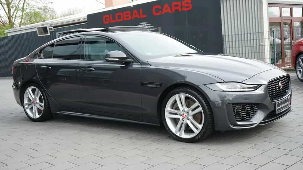 Jaguar XE P250 R-DYNAMIC SE*BLACK PACK*PANO*MATRIX*ACC* 04/2022-photo-9
