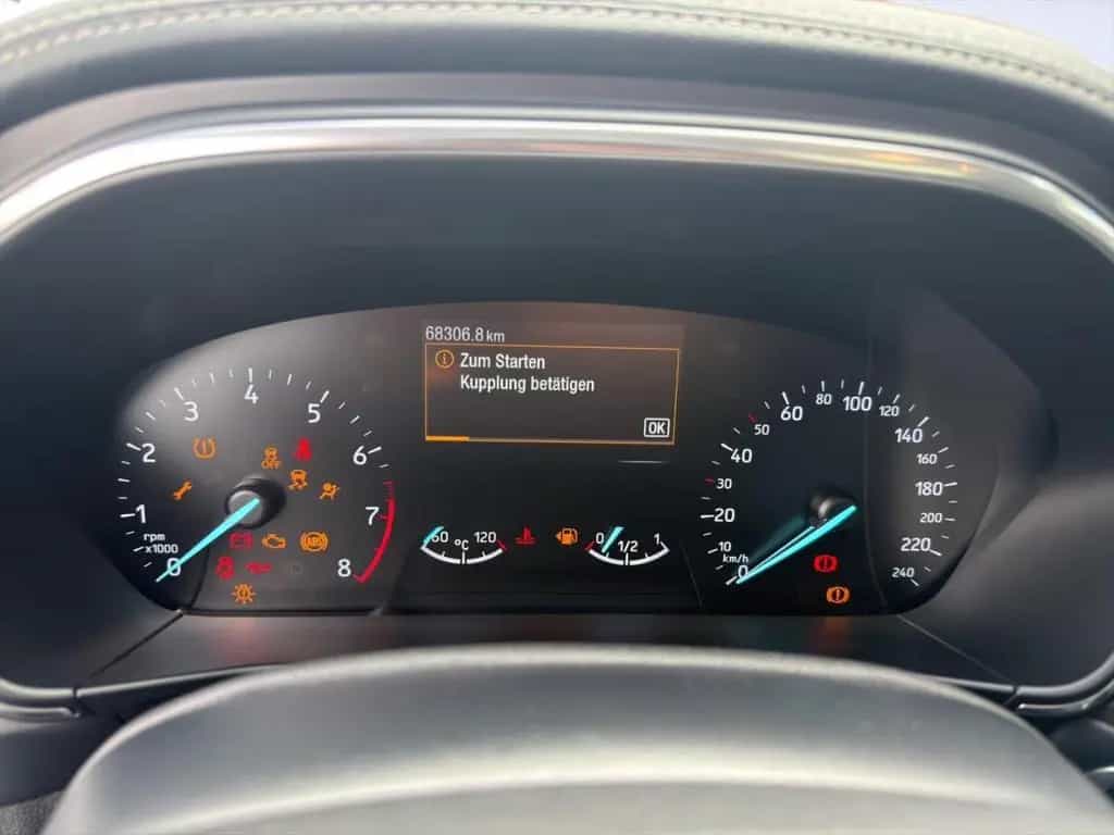 Ford Focus Turnier Vignale El. Heckklappe El. Panodac 08/2020-photo-14