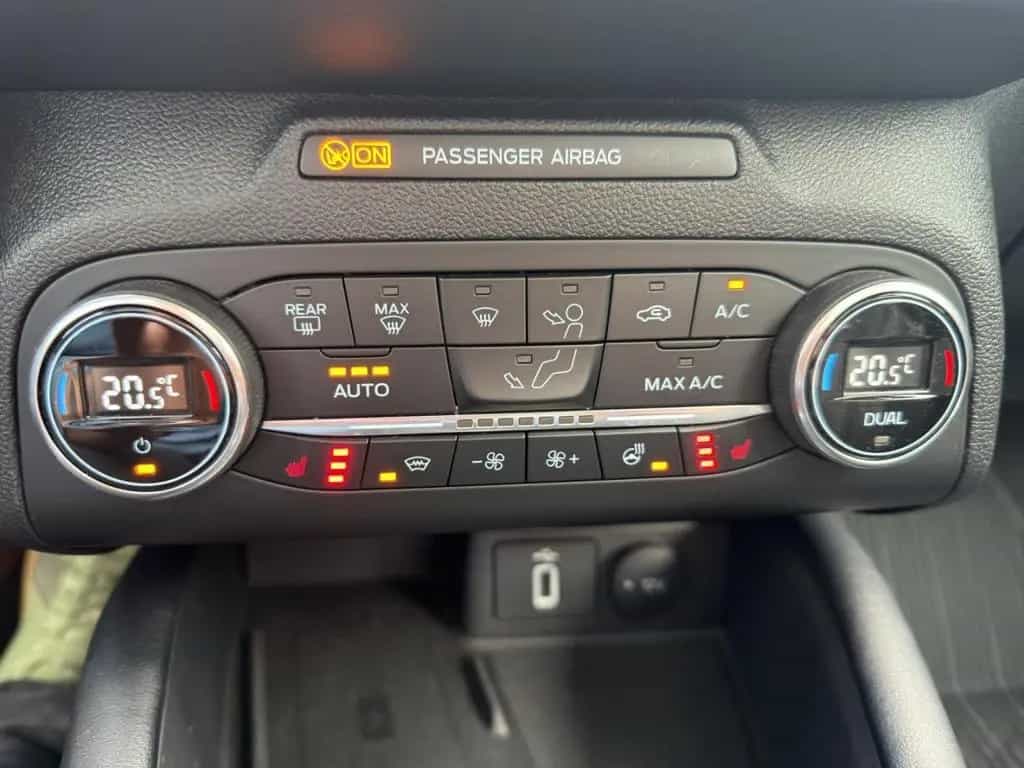 Ford Focus Turnier Vignale El. Heckklappe El. Panodac 08/2020-photo-22
