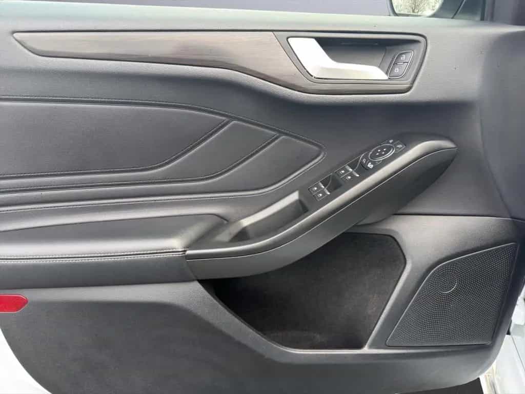 Ford Focus Turnier Vignale El. Heckklappe El. Panodac 08/2020-photo-26
