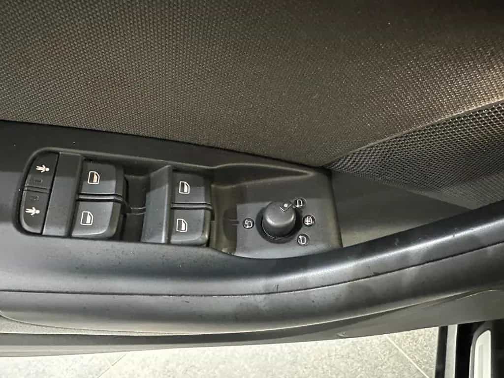 Audi Q3 1.4 Sport/LED/AHK/Keyless/Navi/TW/8-fach 08/2018-photo-13