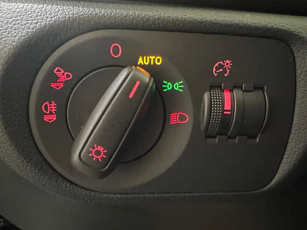 Audi Q3 1.4 Sport/LED/AHK/Keyless/Navi/TW/8-fach 08/2018-photo-20