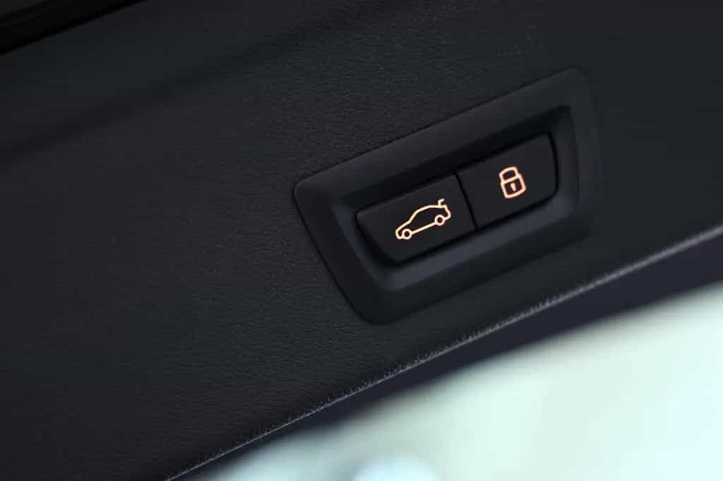 BMW X6 M Competition Sky Lounge Carbon Soft AHK TV 05/2023-photo-29