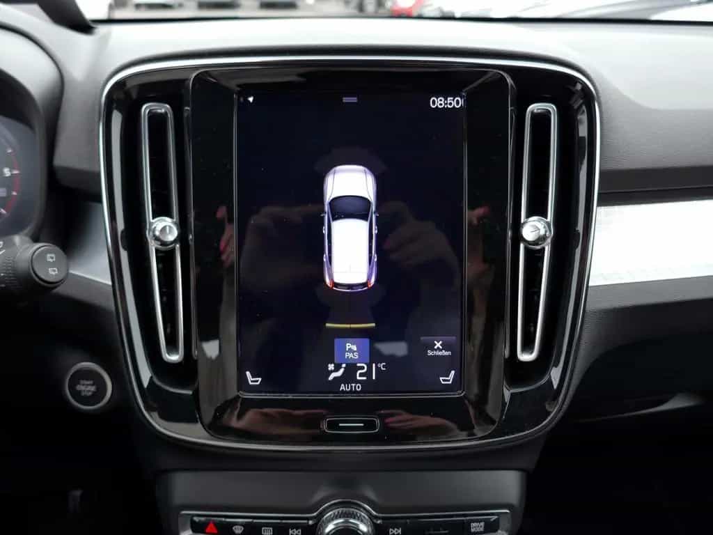 Volvo XC40 D3 2WD Momentum Pro | LED AHK PDC GRA 05/2020-photo-17