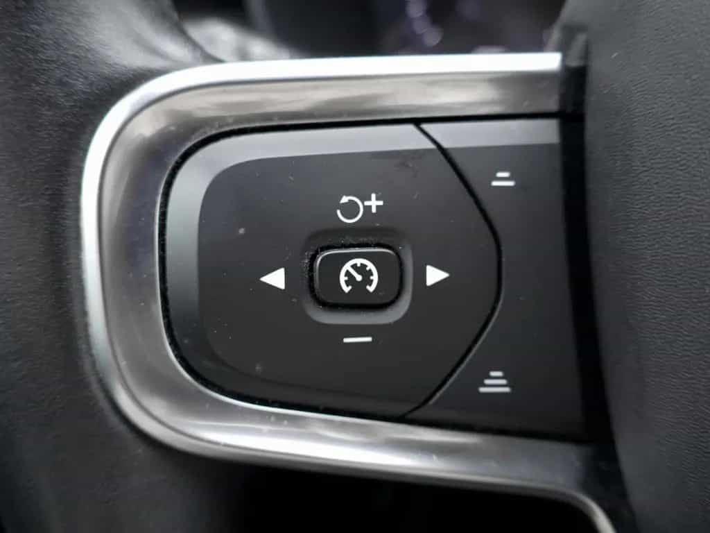 Volvo XC40 D3 2WD Momentum Pro | LED AHK PDC GRA 05/2020-photo-19