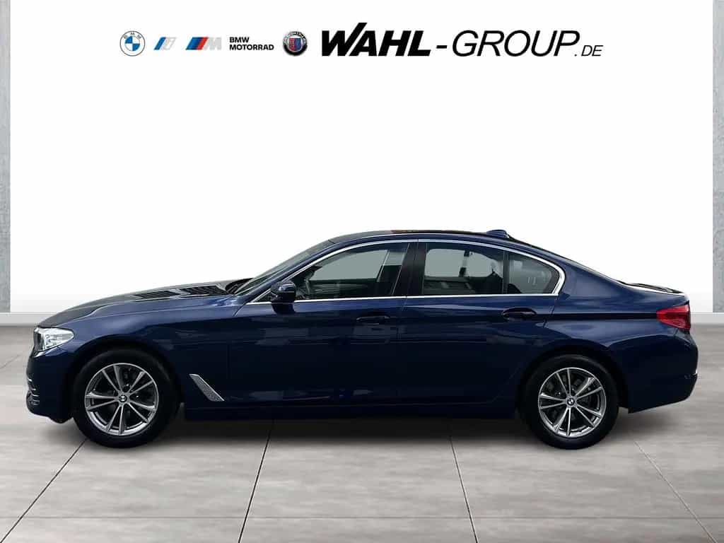 BMW 5 Series 520d Business Sport SHZ Navi ActiveGuard PDC RFK 01/2018-photo-1