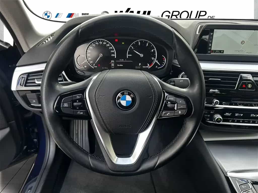 BMW 5 Series 520d Business Sport SHZ Navi ActiveGuard PDC RFK 01/2018-photo-11