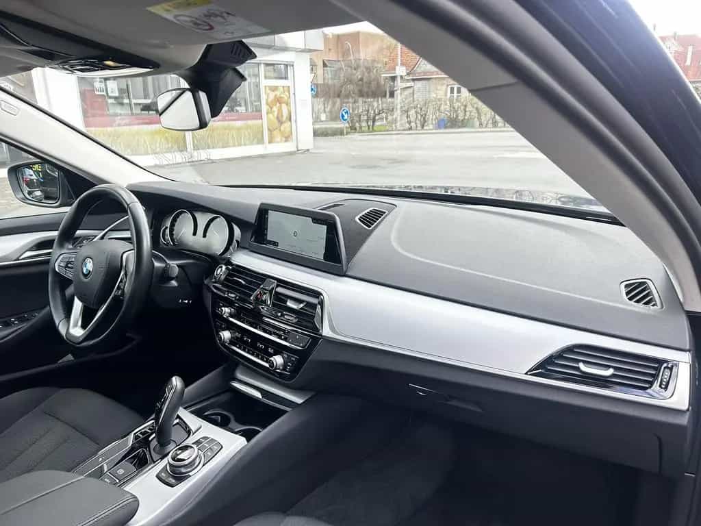 BMW 5 Series 520d Business Sport SHZ Navi ActiveGuard PDC RFK 01/2018-photo-17