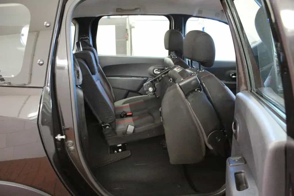 Dacia Lodgy TCe 130 Stepway **Navi*7 Sitze*Techroad 02/2020-photo-11