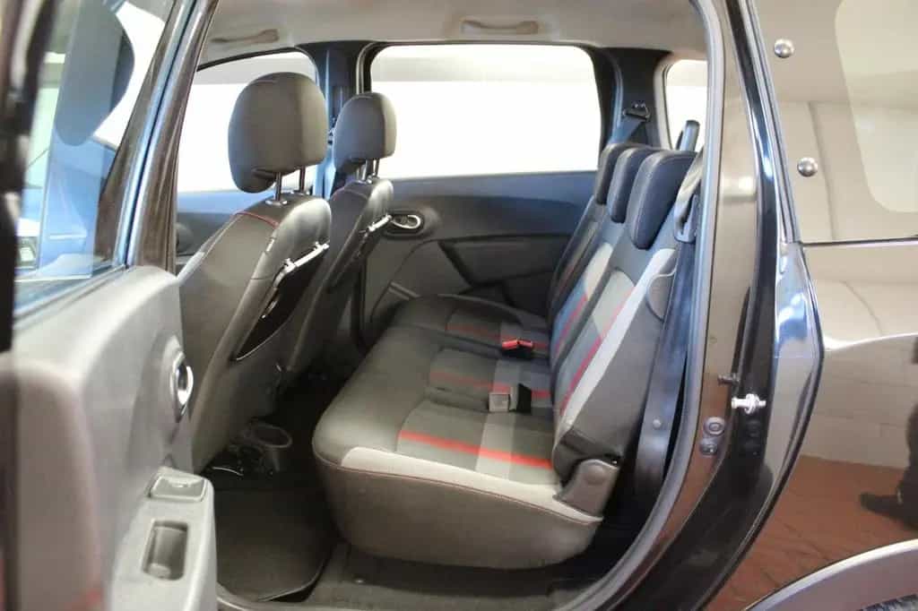 Dacia Lodgy TCe 130 Stepway **Navi*7 Sitze*Techroad 02/2020-photo-16
