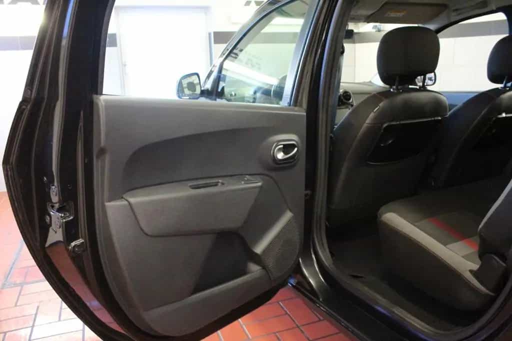 Dacia Lodgy TCe 130 Stepway **Navi*7 Sitze*Techroad 02/2020-photo-17