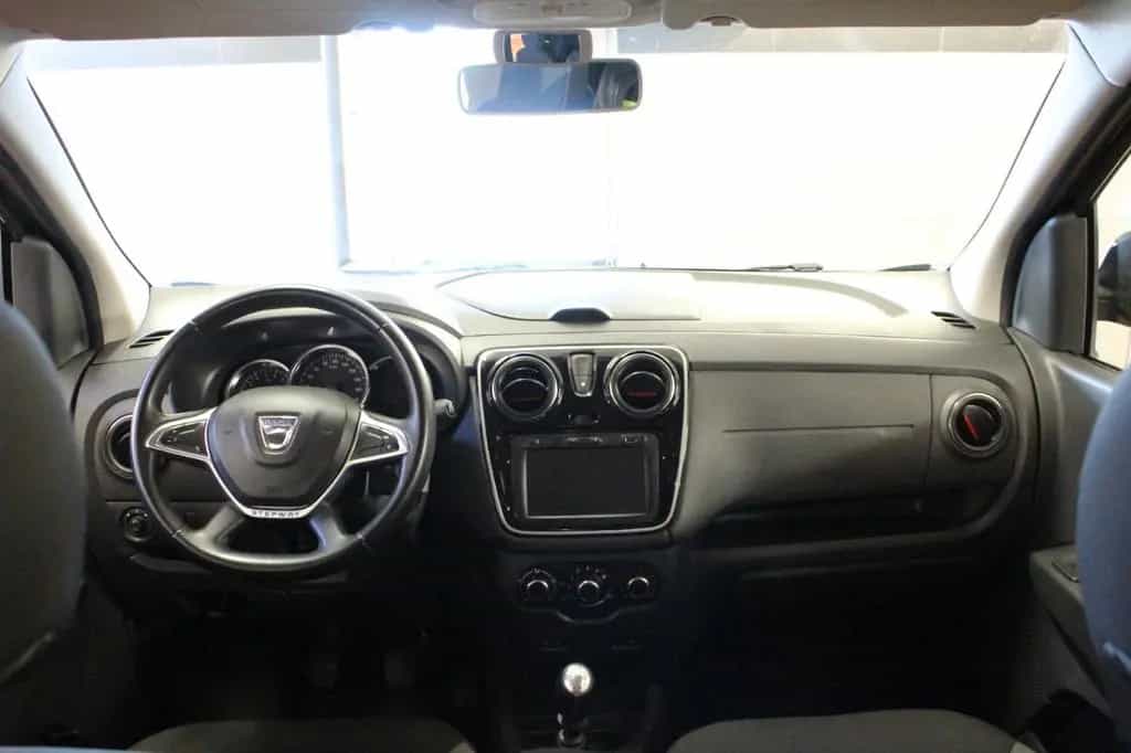 Dacia Lodgy TCe 130 Stepway **Navi*7 Sitze*Techroad 02/2020-photo-24