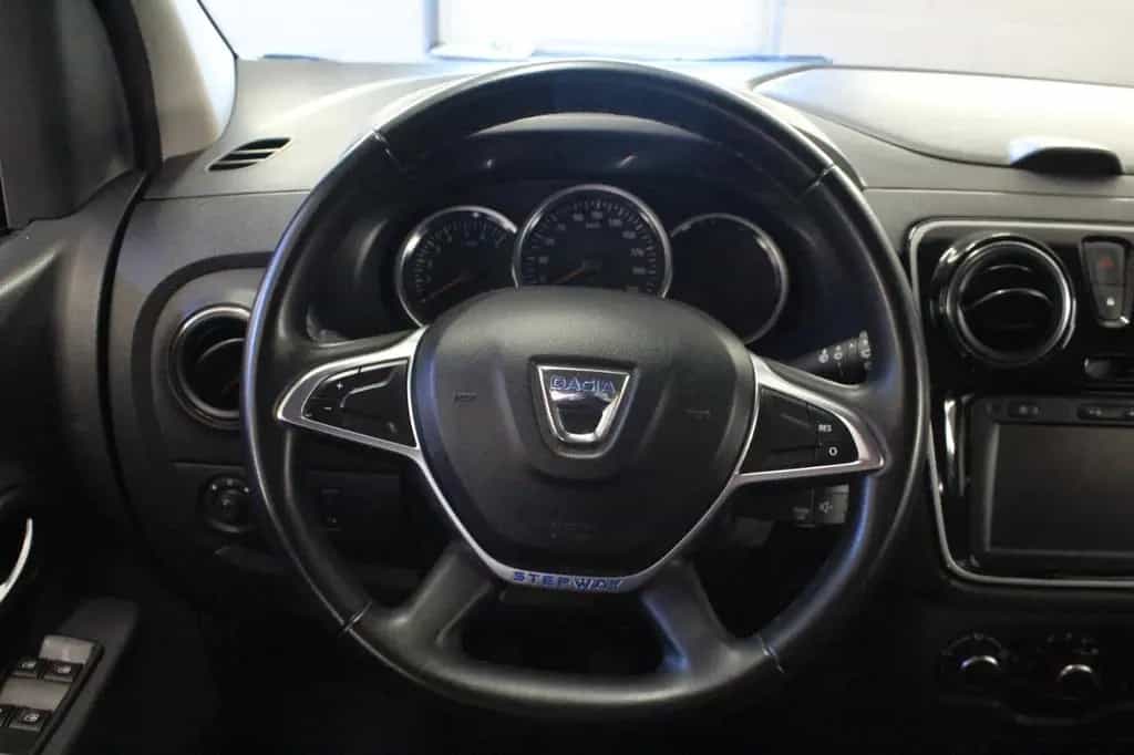 Dacia Lodgy TCe 130 Stepway **Navi*7 Sitze*Techroad 02/2020-photo-26