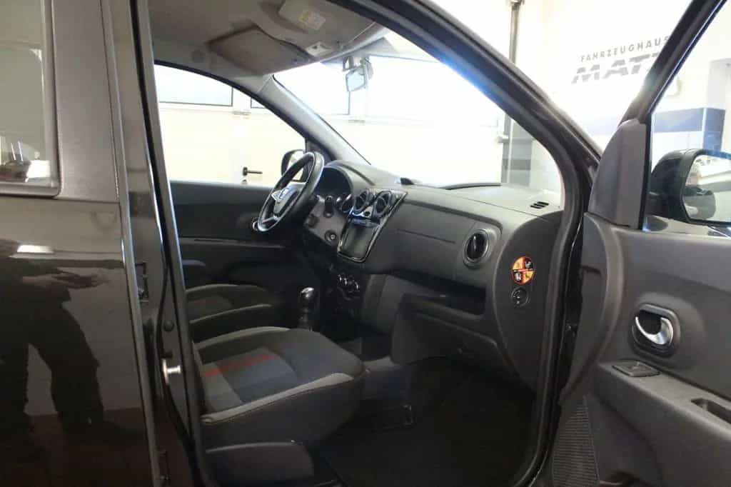 Dacia Lodgy TCe 130 Stepway **Navi*7 Sitze*Techroad 02/2020-photo-8
