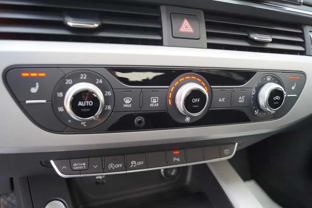 Audi A4 Lim. 40 TDI quattro S line 2.Hand*Automatik* 06/2022-photo-16