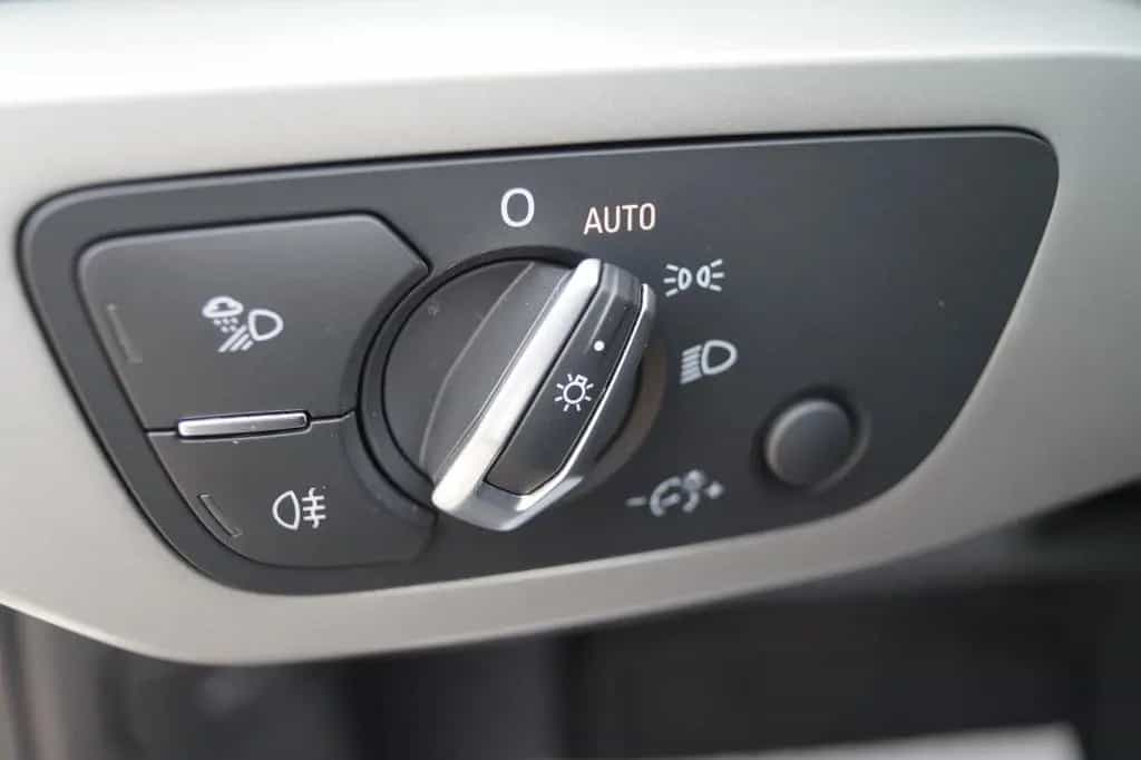 Audi A4 Lim. 40 TDI quattro S line 2.Hand*Automatik* 06/2022-photo-18
