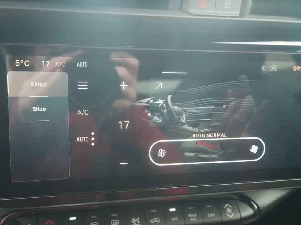 Alfa Romeo Junior IBRIDA Q4 TI 1.2 VGT 145PS DCT6 TECHNOLOG 03/2026-photo-24