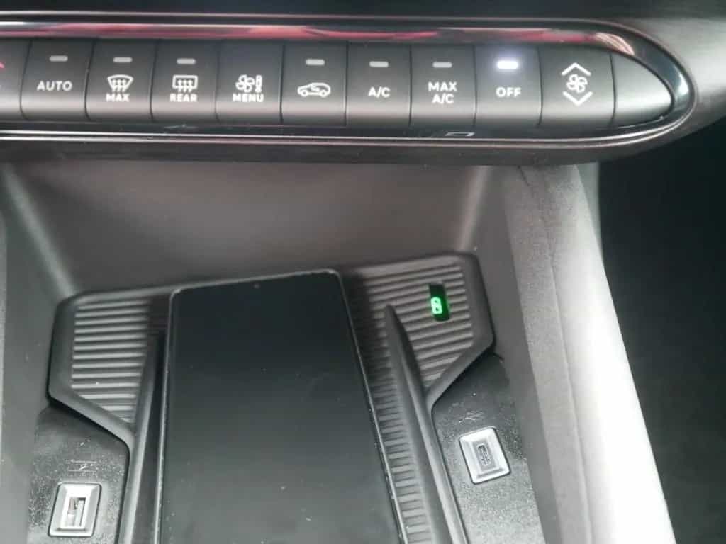 Alfa Romeo Junior IBRIDA Q4 TI 1.2 VGT 145PS DCT6 TECHNOLOG 03/2026-photo-32