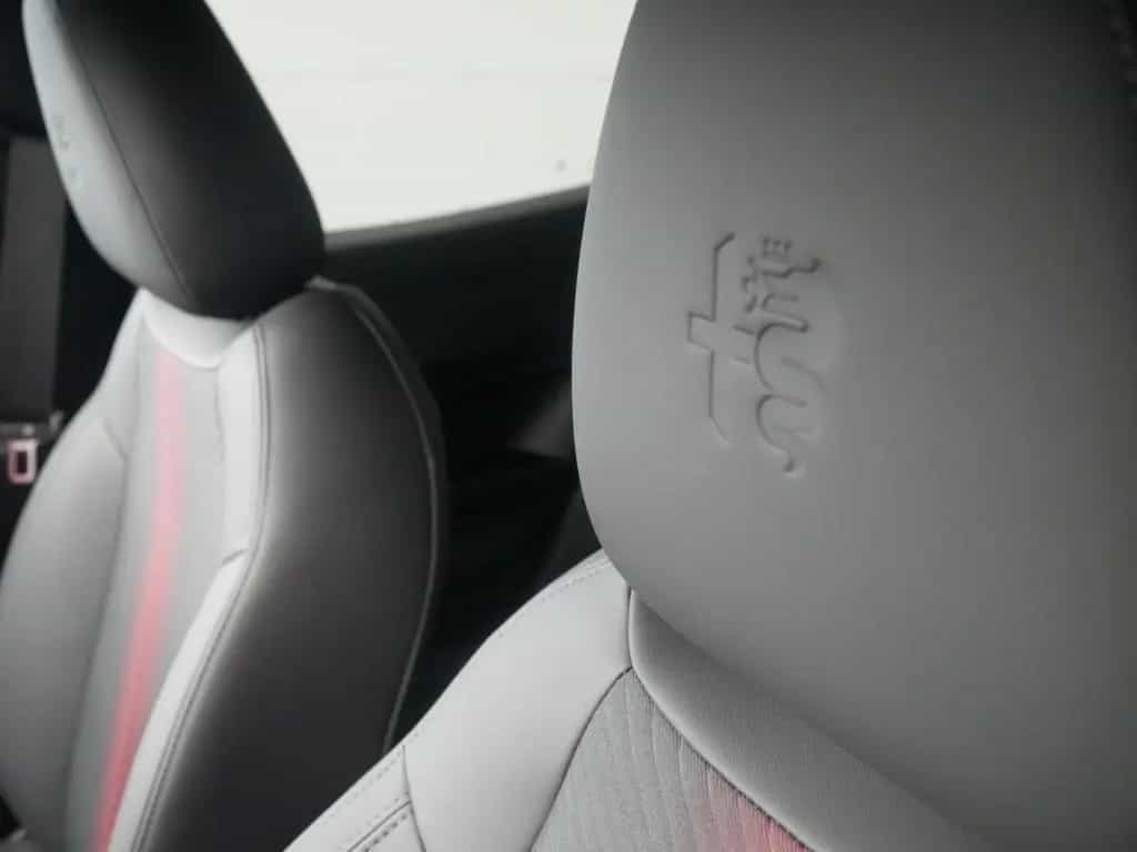 Alfa Romeo Junior IBRIDA Q4 TI 1.2 VGT 145PS DCT6 TECHNOLOG 03/2026-photo-8