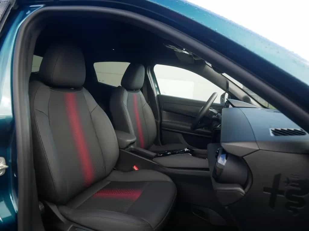 Alfa Romeo Junior IBRIDA Q4 TI 1.2 VGT 145PS DCT6 TECHNOLOG 03/2026-photo-14
