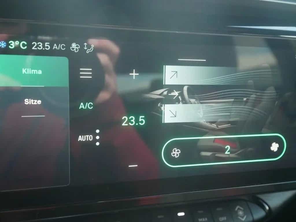 Alfa Romeo Junior IBRIDA Q4 TI 1.2 VGT 145PS DCT6 TECHNOLOG 03/2026-photo-26