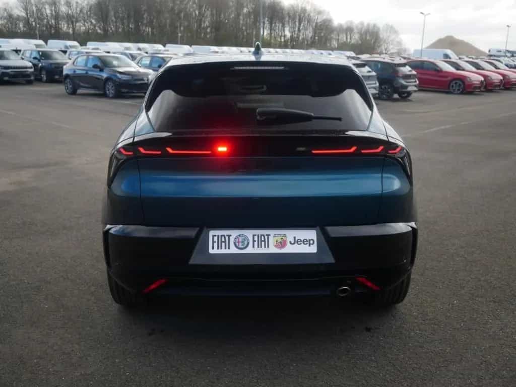Alfa Romeo Junior IBRIDA Q4 TI 1.2 VGT 145PS DCT6 TECHNOLOG 03/2026-photo-3