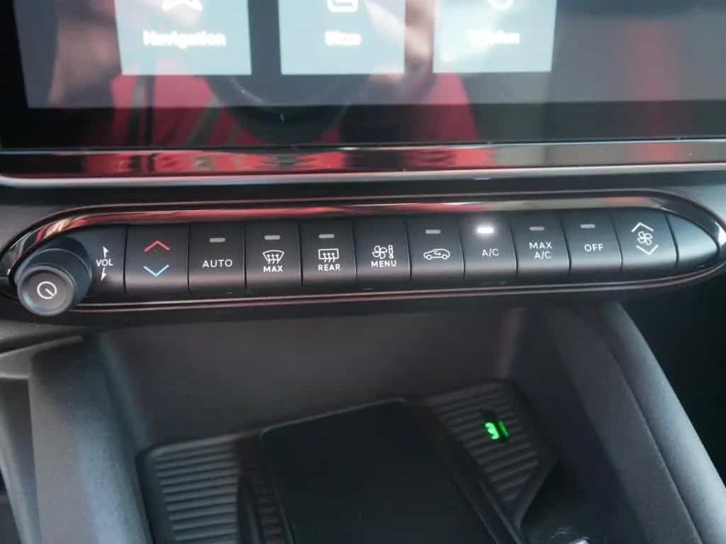 Alfa Romeo Junior IBRIDA Q4 TI 1.2 VGT 145PS DCT6 TECHNOLOG 03/2026-photo-31