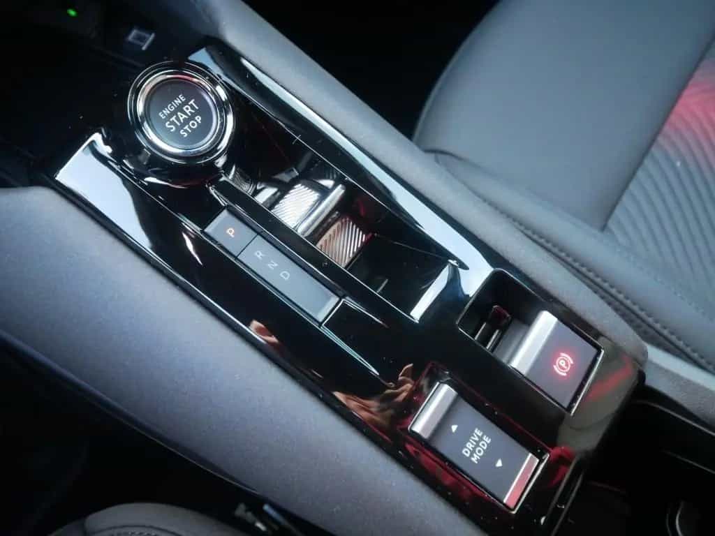 Alfa Romeo Junior IBRIDA Q4 TI 1.2 VGT 145PS DCT6 TECHNOLOG 03/2026-photo-32
