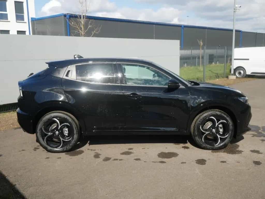 Alfa Romeo Junior IBRIDA Q4 TI 1.2 VGT 145PS DCT6 TECHNOLOG 03/2026-photo-1