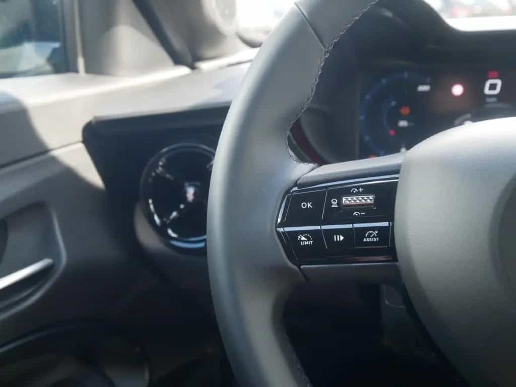 Alfa Romeo Junior IBRIDA Q4 TI 1.2 VGT 145PS DCT6 TECHNOLOG 03/2026-photo-18