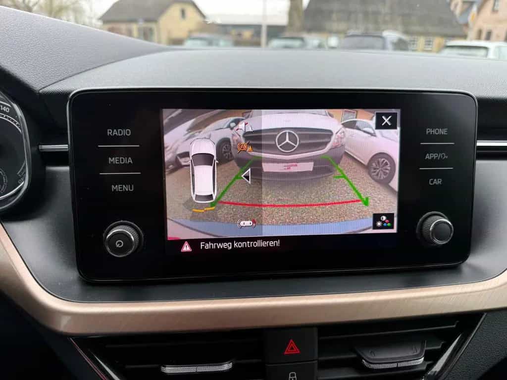 Skoda Scala Automatik Style Rückfahrkamera PDC 12/2019-photo-14