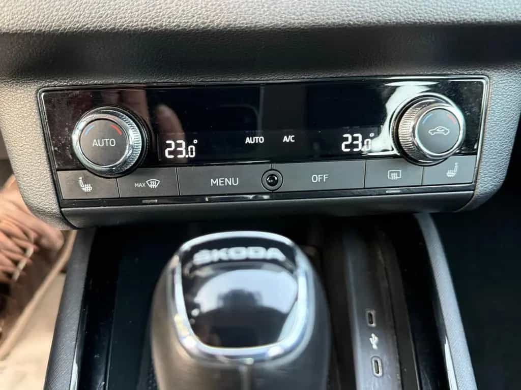 Skoda Scala Automatik Style Rückfahrkamera PDC 12/2019-photo-15