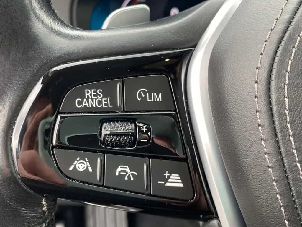 BMW 520 d Touring Aut. Sport Line*Stand*Pano*LED*AHK* 12/2019-photo-28