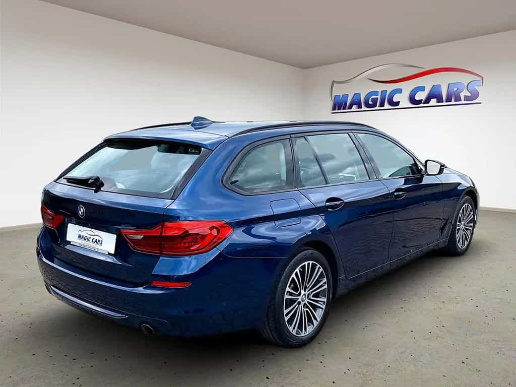 BMW 520 d Touring Aut. Sport Line*Stand*Pano*LED*AHK* 12/2019-photo-4
