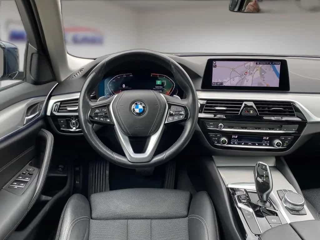 BMW 520 d Touring Aut. Sport Line*Stand*Pano*LED*AHK* 12/2019-photo-5